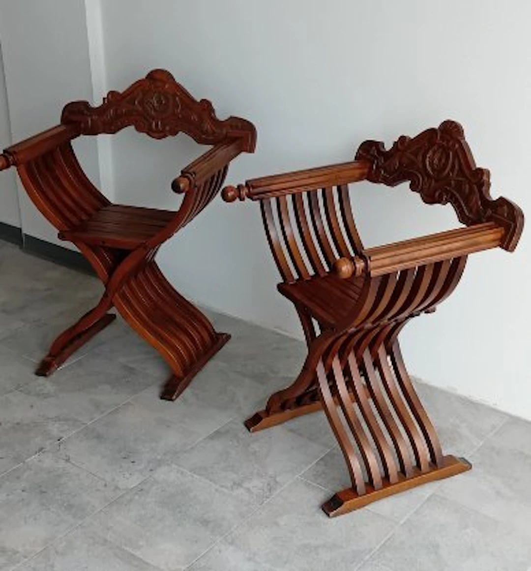 Chair - Savonarola - Wood - Two vintage chairs