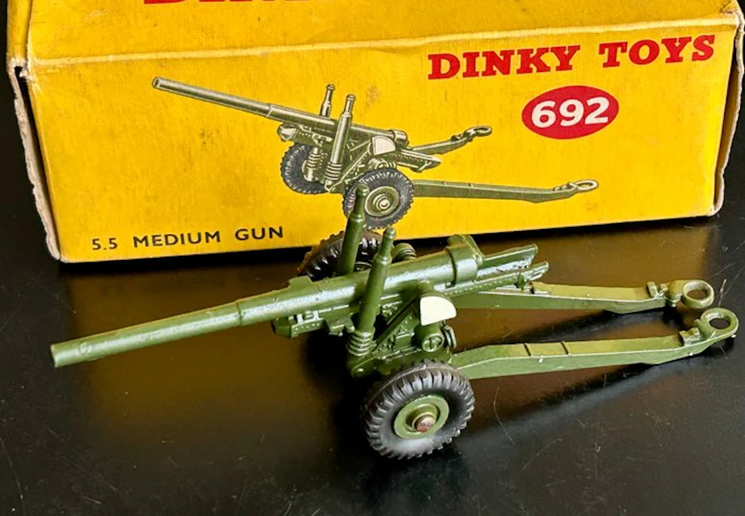 Dinky Toys - Model car - Dinky Toys 692 5.5 Medium Gun...