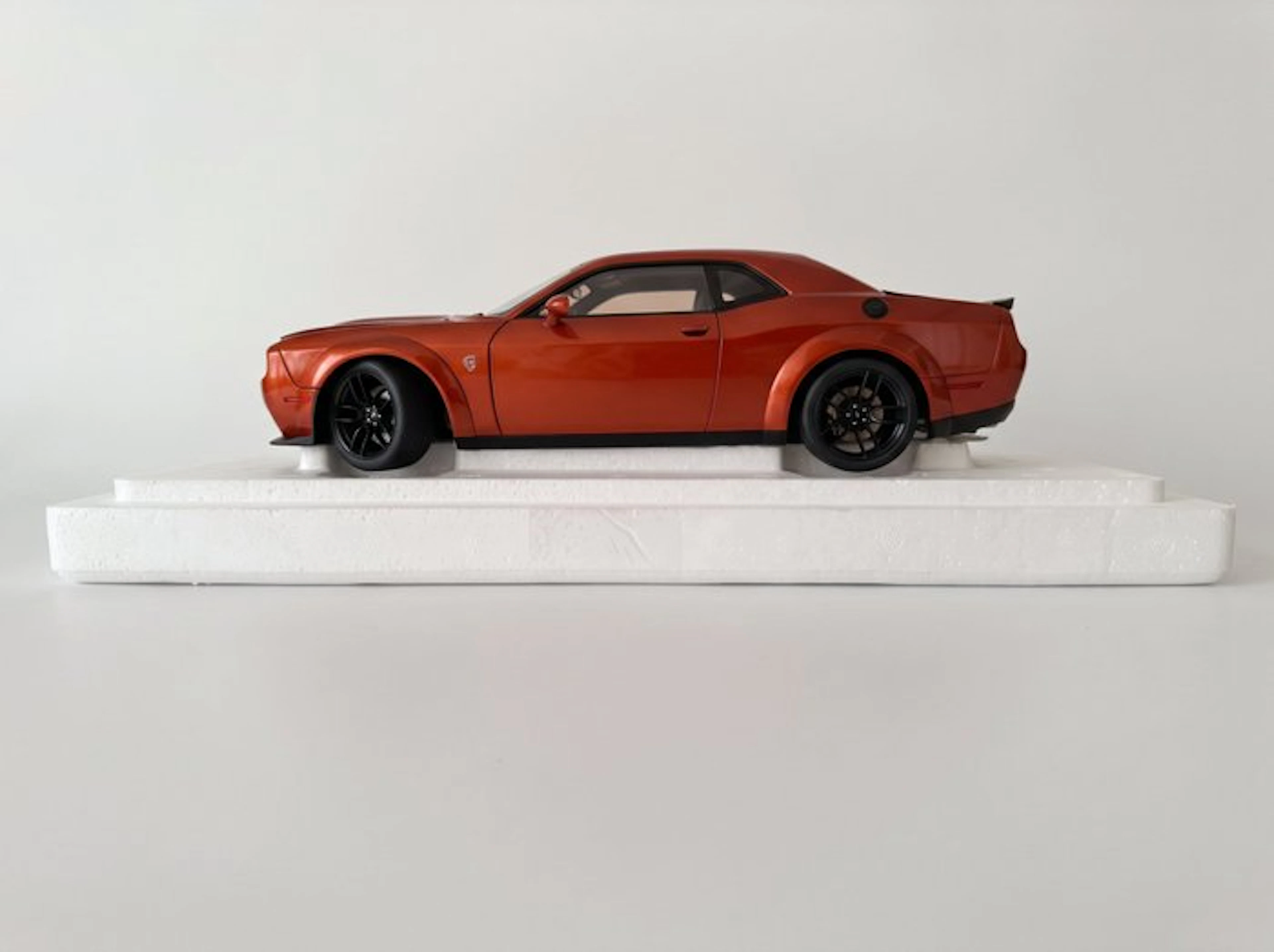 Autoart 1:18 - Model car - Dodge Challenger SRT Demon Hellcat Widebody