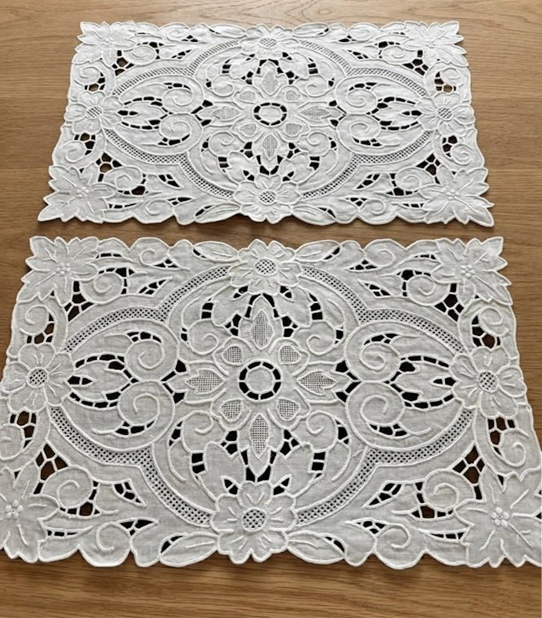 Embroidery (2) - 41 cm - 26 cm - Carved decorations
