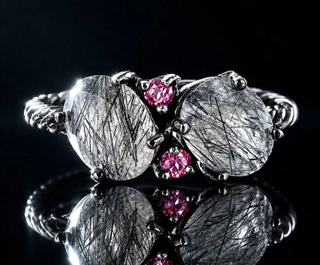 925 silver black rhodium-plated, rutile quartz unpolished, rhodolite - Ring