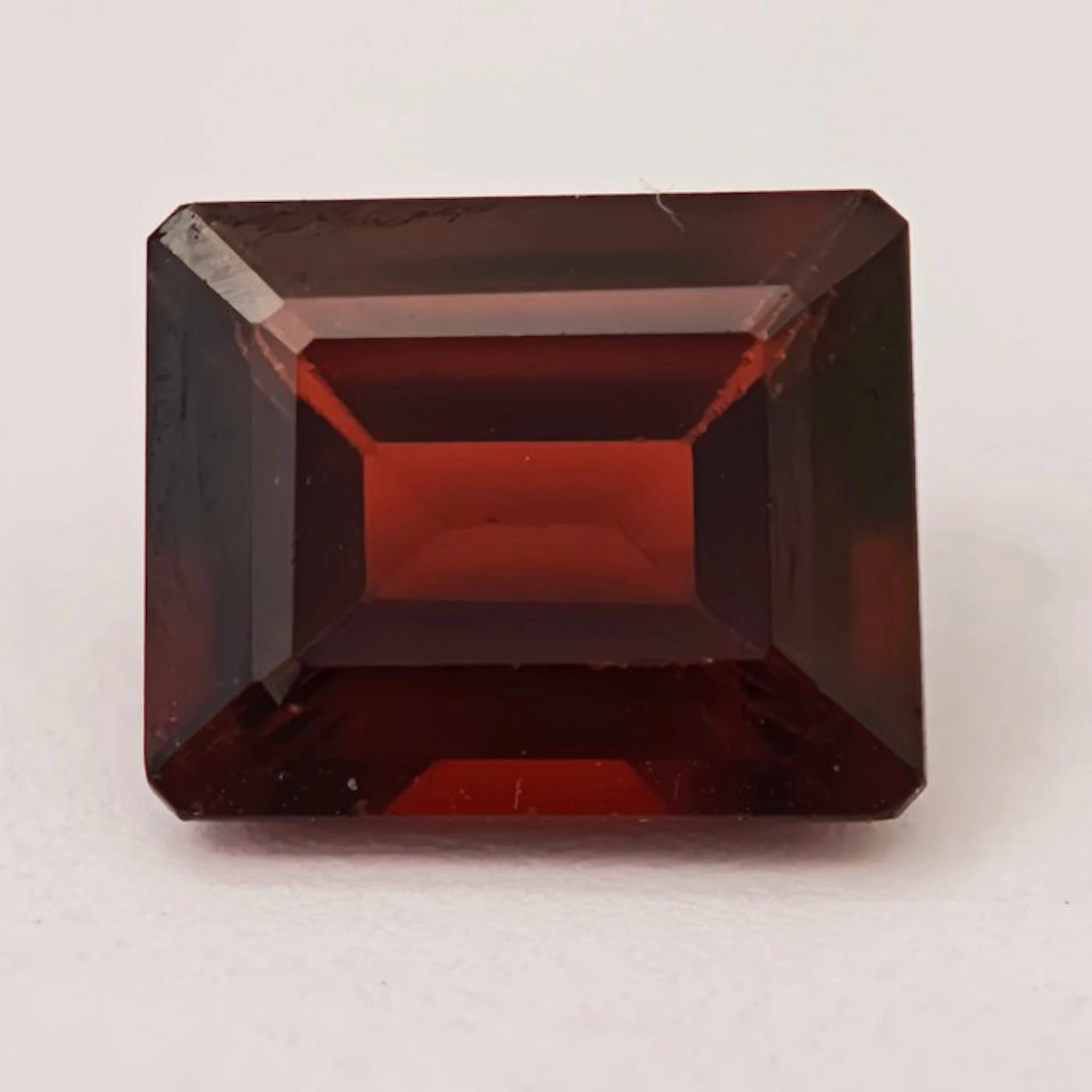 No reserve price Garnet - 4.54 ct - Antwerp Laboratory...