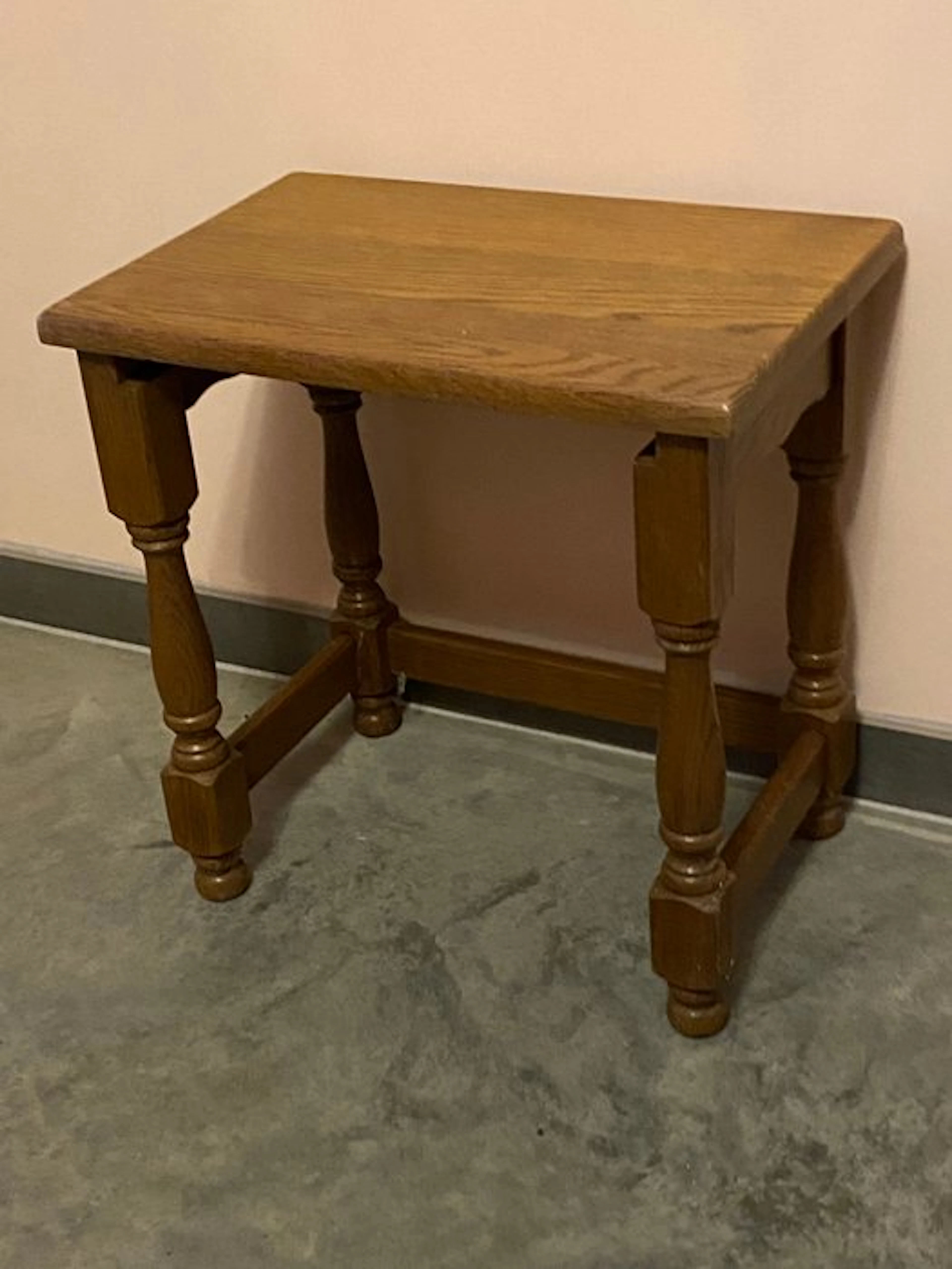 Side table - Oak
