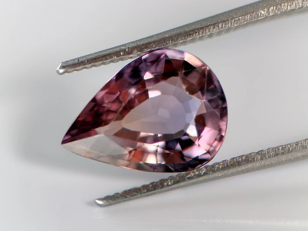 Purple Sapphire - 3.10 ct - Gem research Swiss Lab (GRS) - NO Heat, Purple Hue