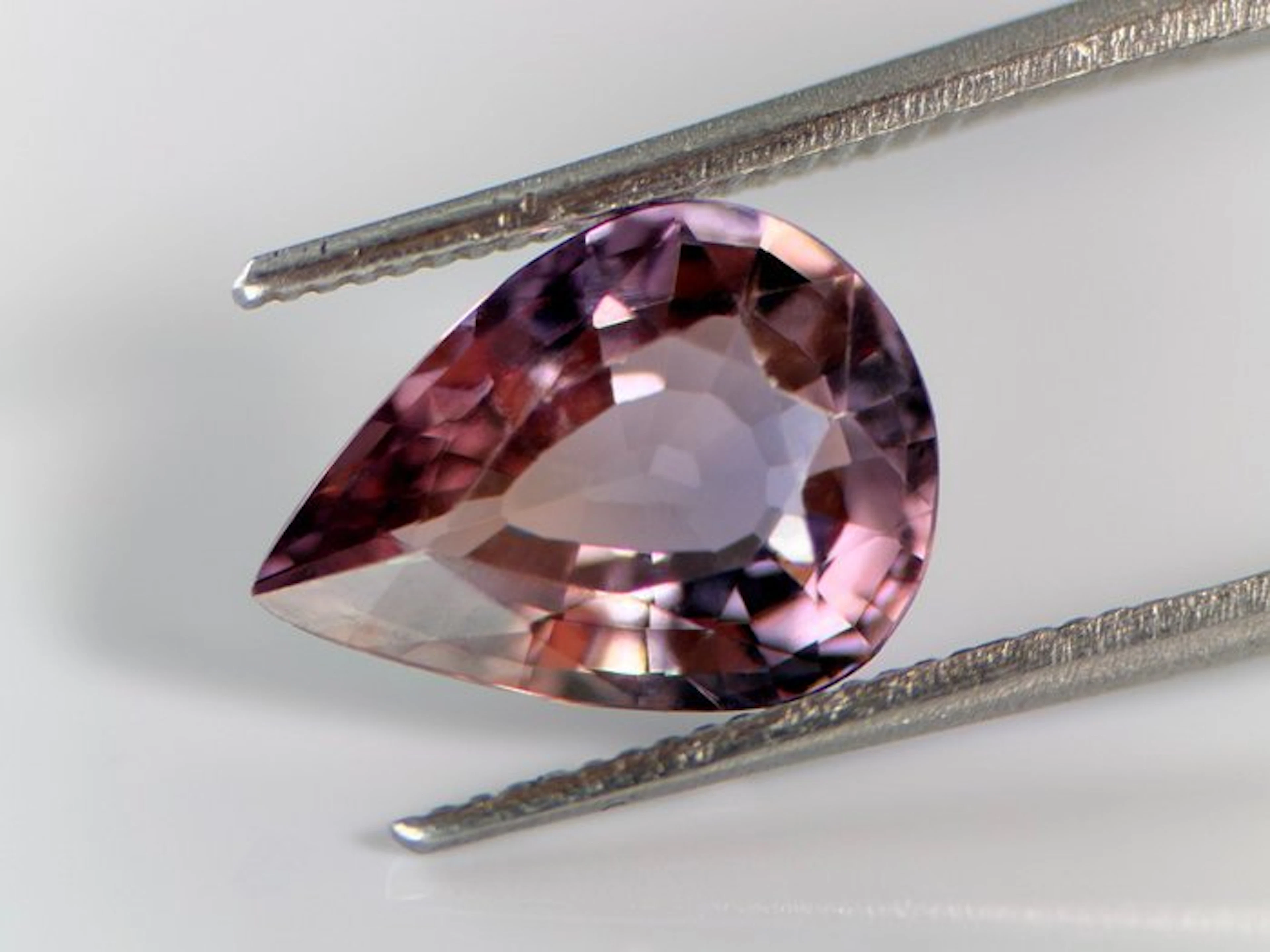 Purple Sapphire - 3.10 ct - Gem research Swiss Lab (GRS) - NO Heat, Purple Hue