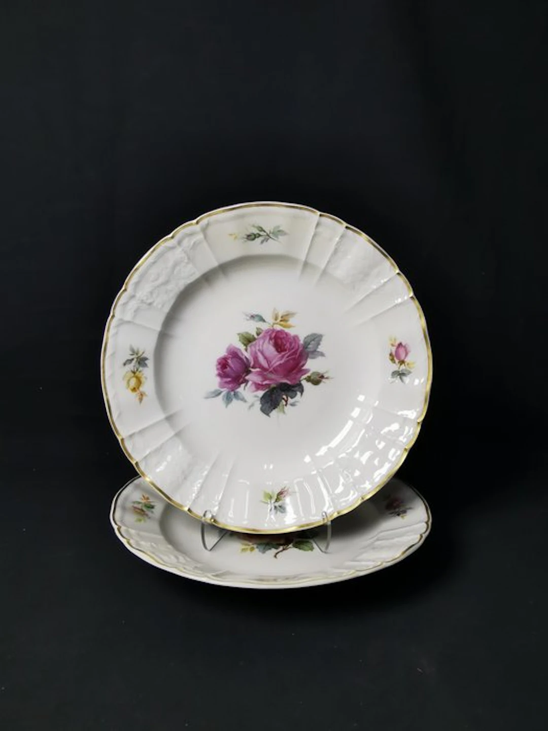 KPM – Set di 2 piatti in porcellana con decorazioni floreali e bordi dorati D