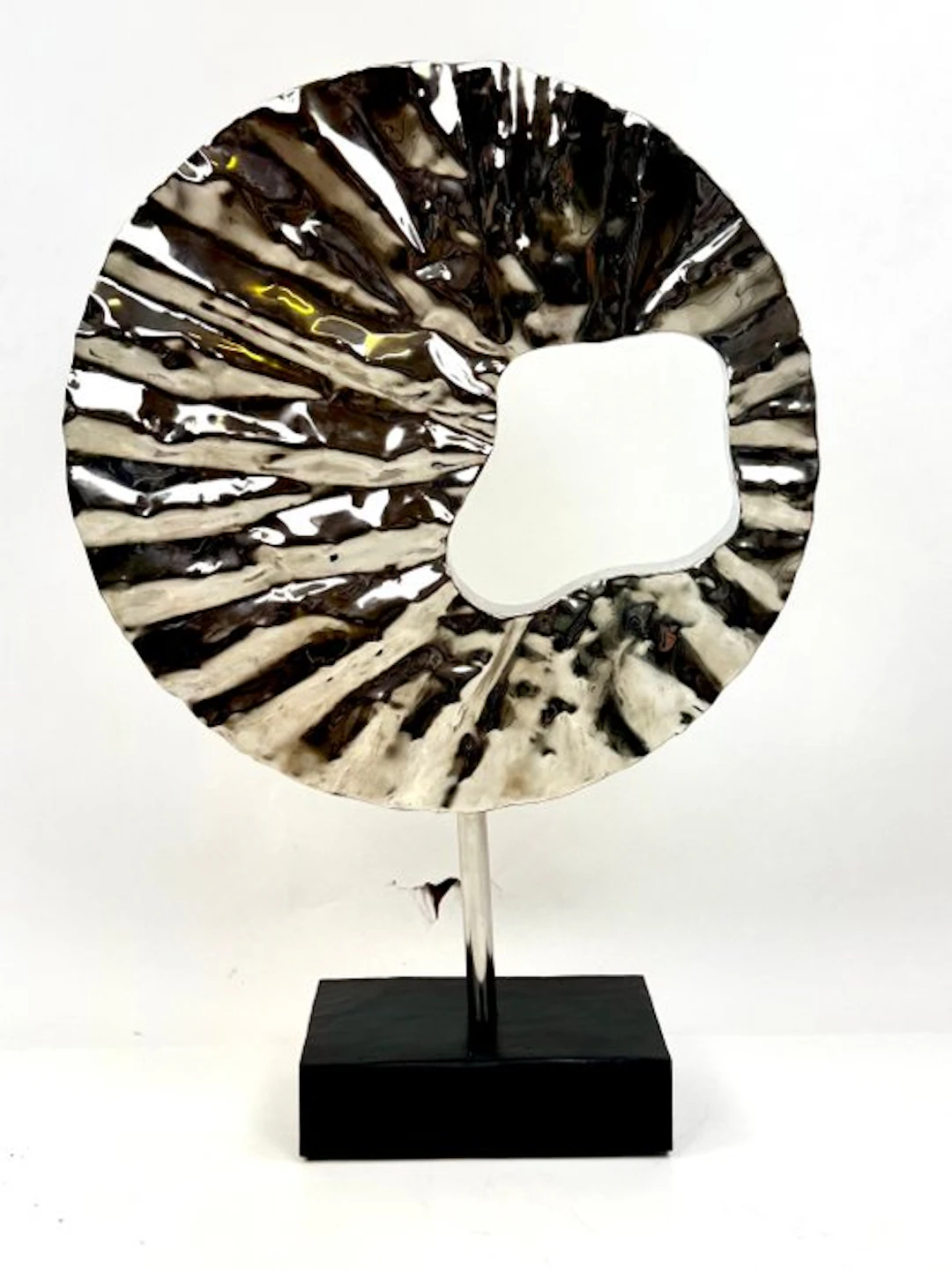 Sculpture, Lavorazione Martellata - 87 cm - Steel, Wood