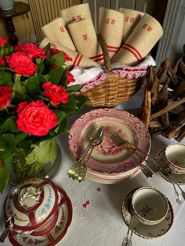 8 late XIXth Century linen tea towels ( 4 with M.B