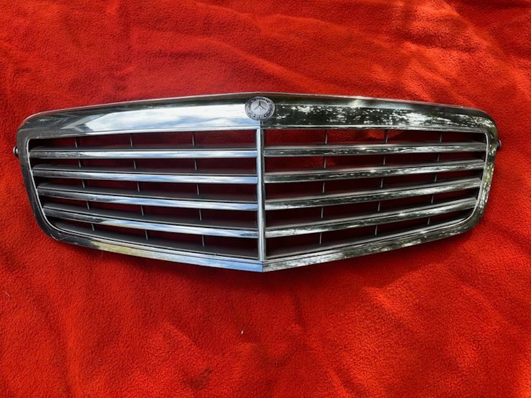 Car part (1) - Mercedes-Benz - Mercedes Benz Grill - 1990-2000