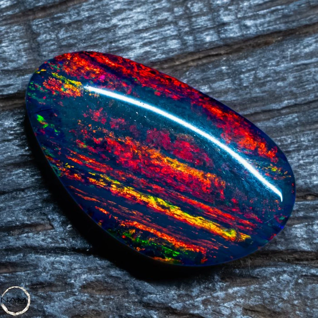 Natural triplet opal from Australia - of the highest quality 2.2 ct- 0.44 g