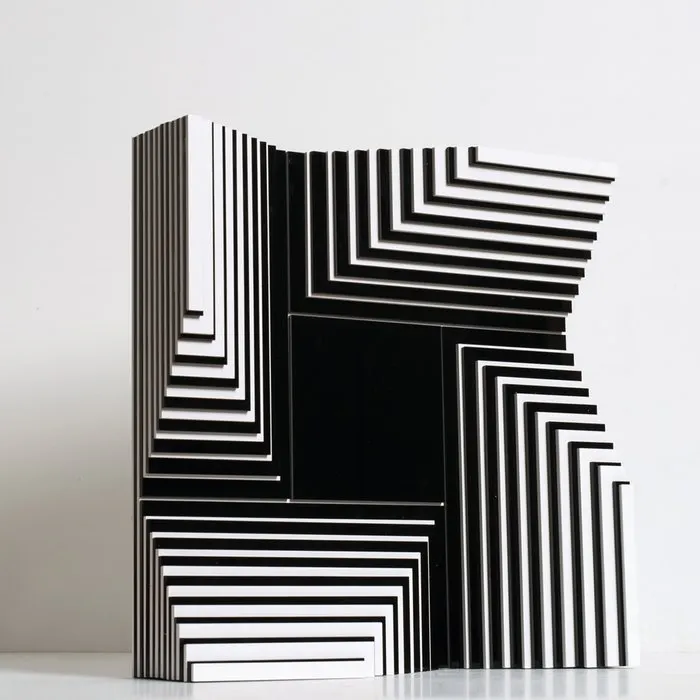 Gio Schiano - LIMITED EDITION - It's not a labyrinth