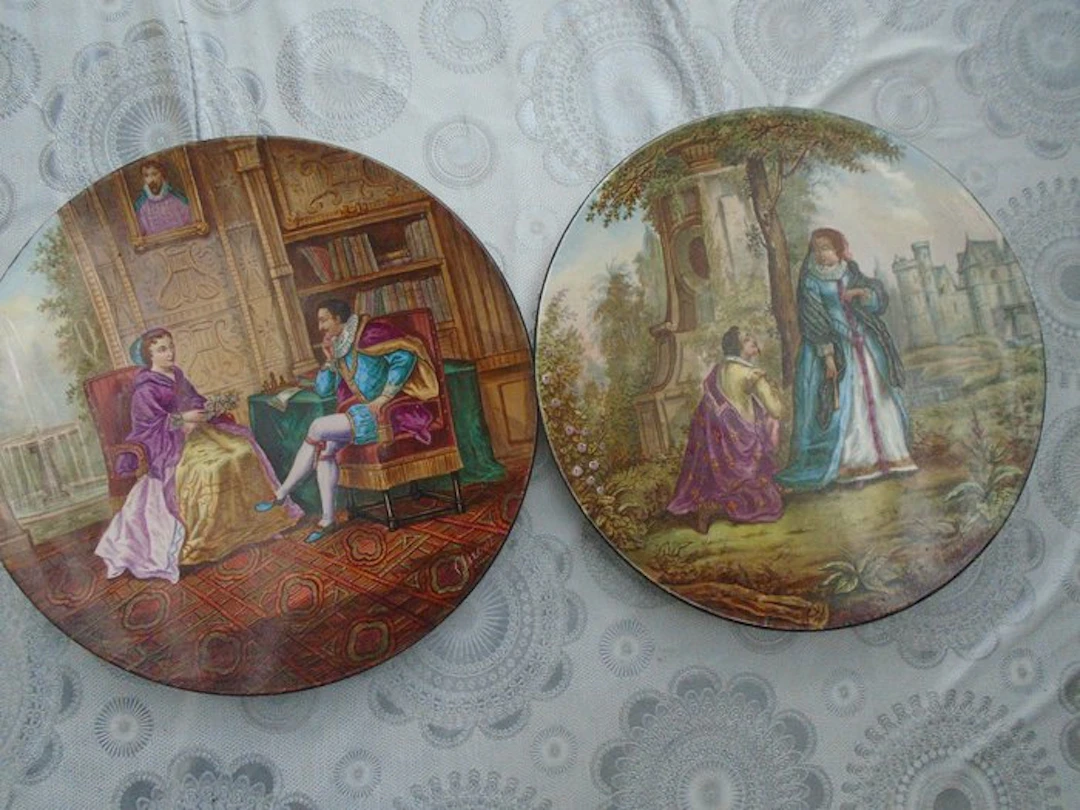 Dish (2) - Ceramic - Renaissance decorative plates - 37 cm