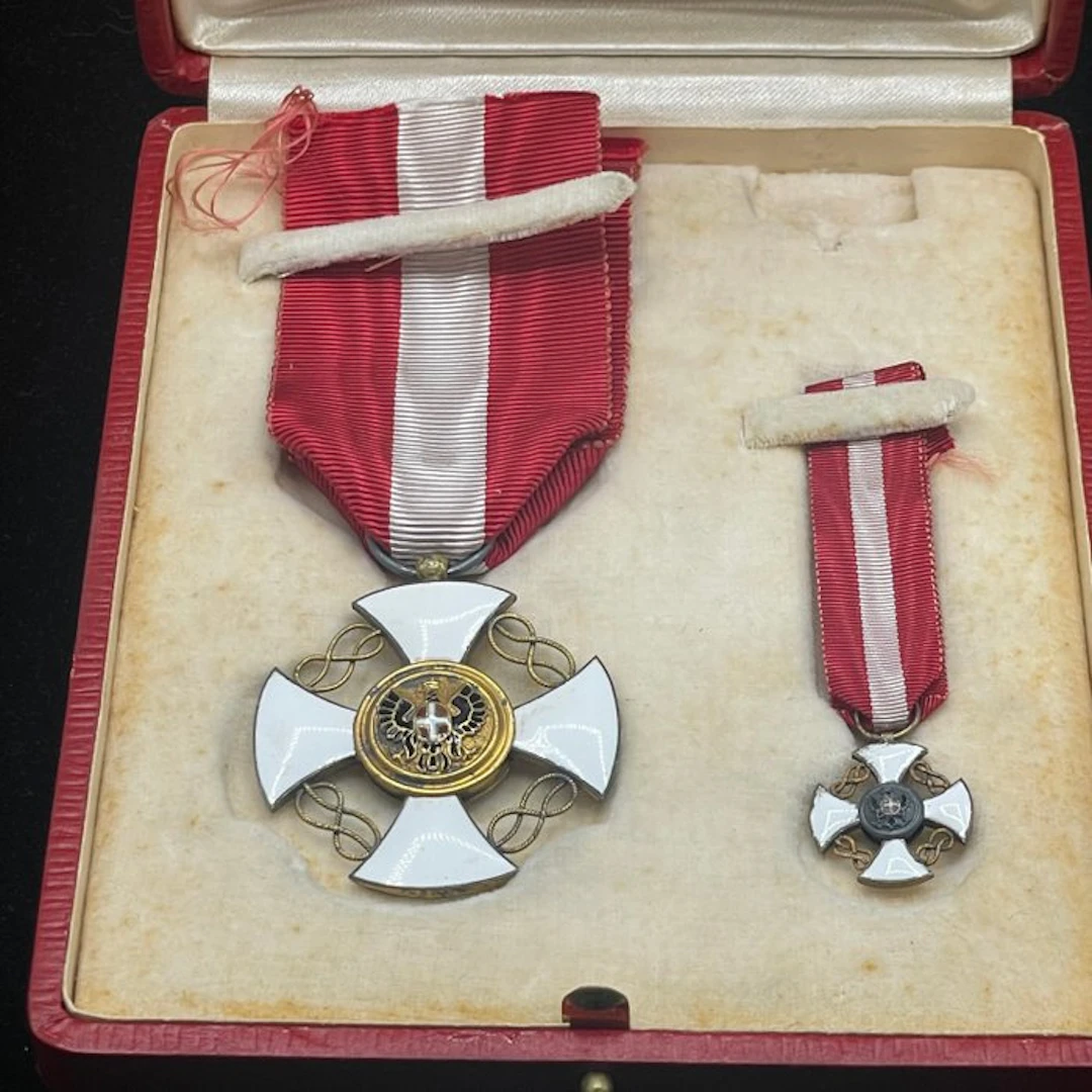 Italy - Military medal - Cross of the Order of the Crown of Italy
