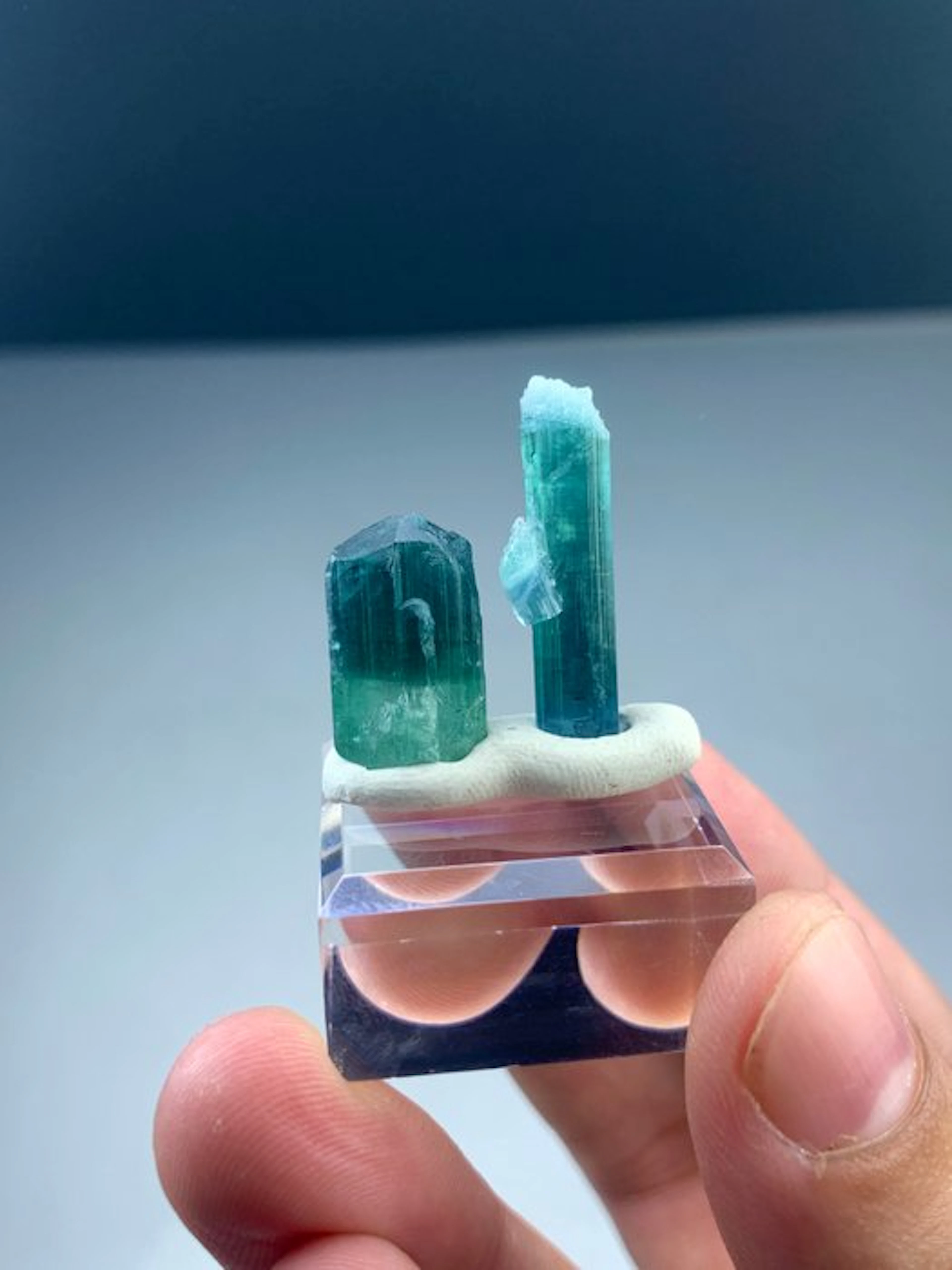 Blue tourmaline Crystals - Height: 25 mm - Width: 5 mm- 6 g - (1)