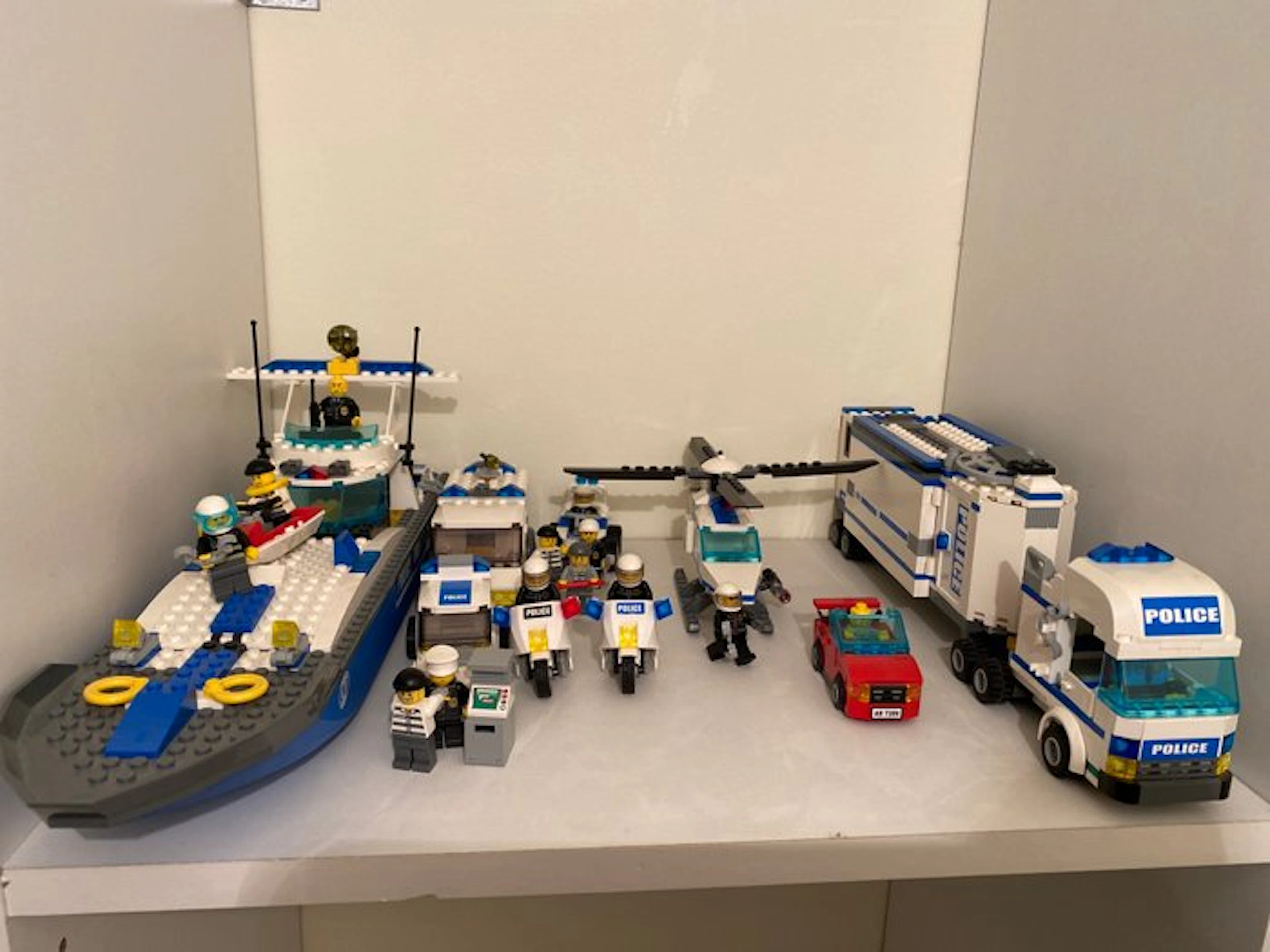 LEGO Set - City - Police Patrol Boat 7287; Police Command...