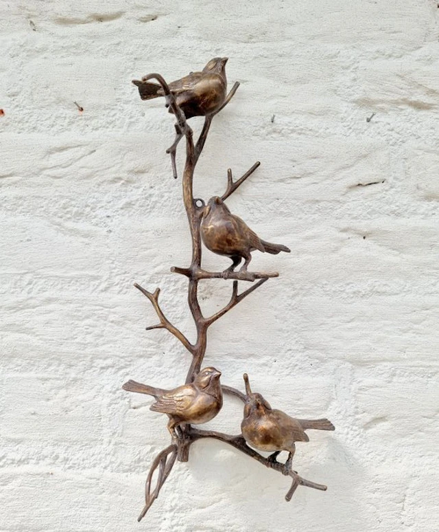 Sculpture, 4 vogeltjes op een tak - 42 cm - Bronze