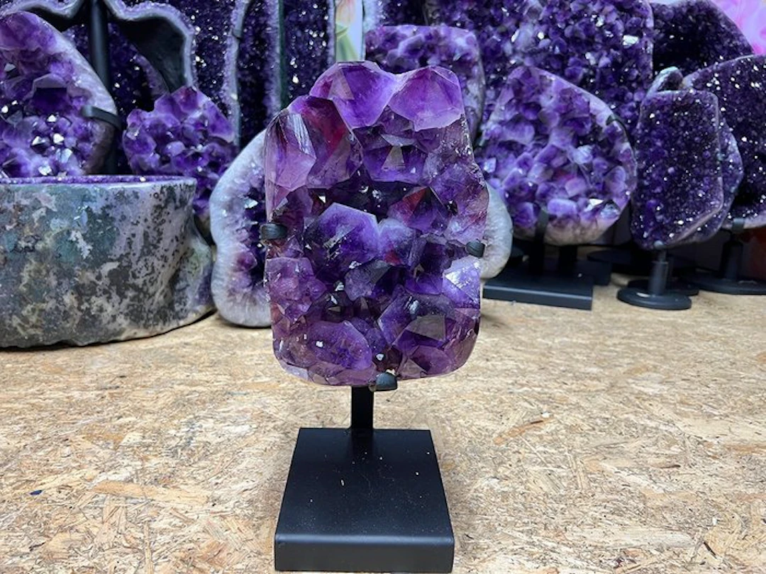 Amethyst Crystal cluster - Height: 40 cm - Width: 17 cm- 17 kg - (1)