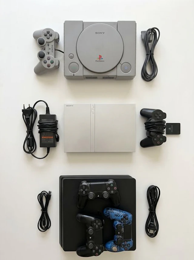 Sony - Set di 3 playstation - Video game - Without original box