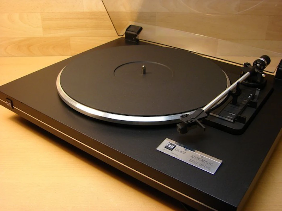 Dual - CS 435 Automatic Belt-Drive Turntable