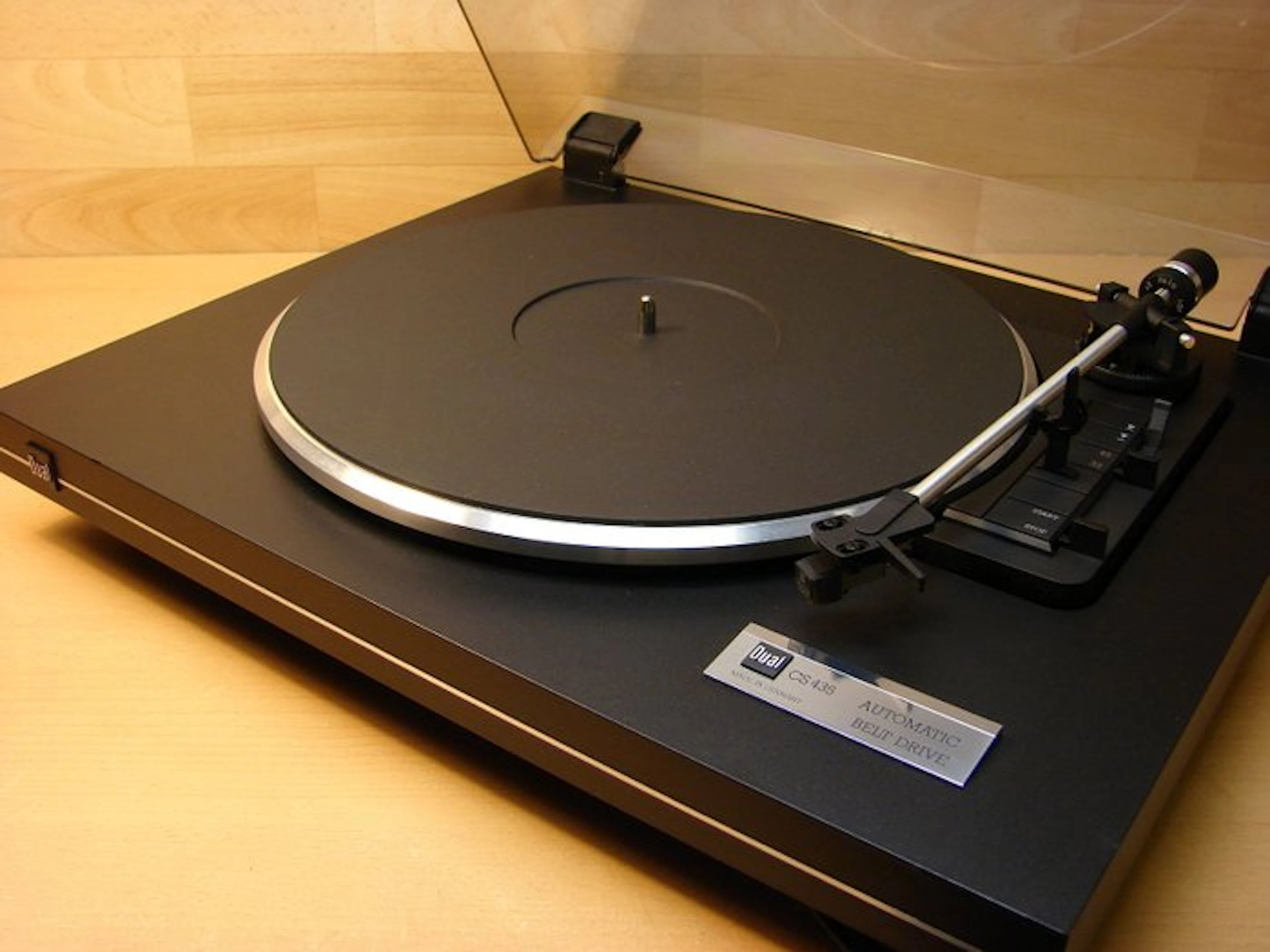 Dual - CS 435 Automatic Belt-Drive Turntable