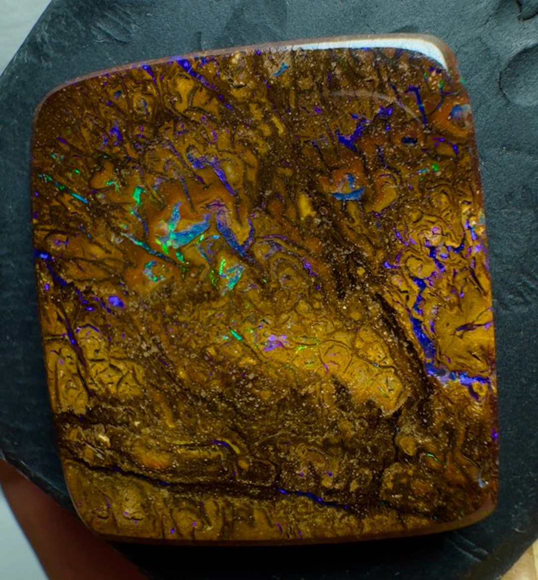 Opal Cabochon - Height: 24 mm - Width: 22 mm- 3.89 g - (1)