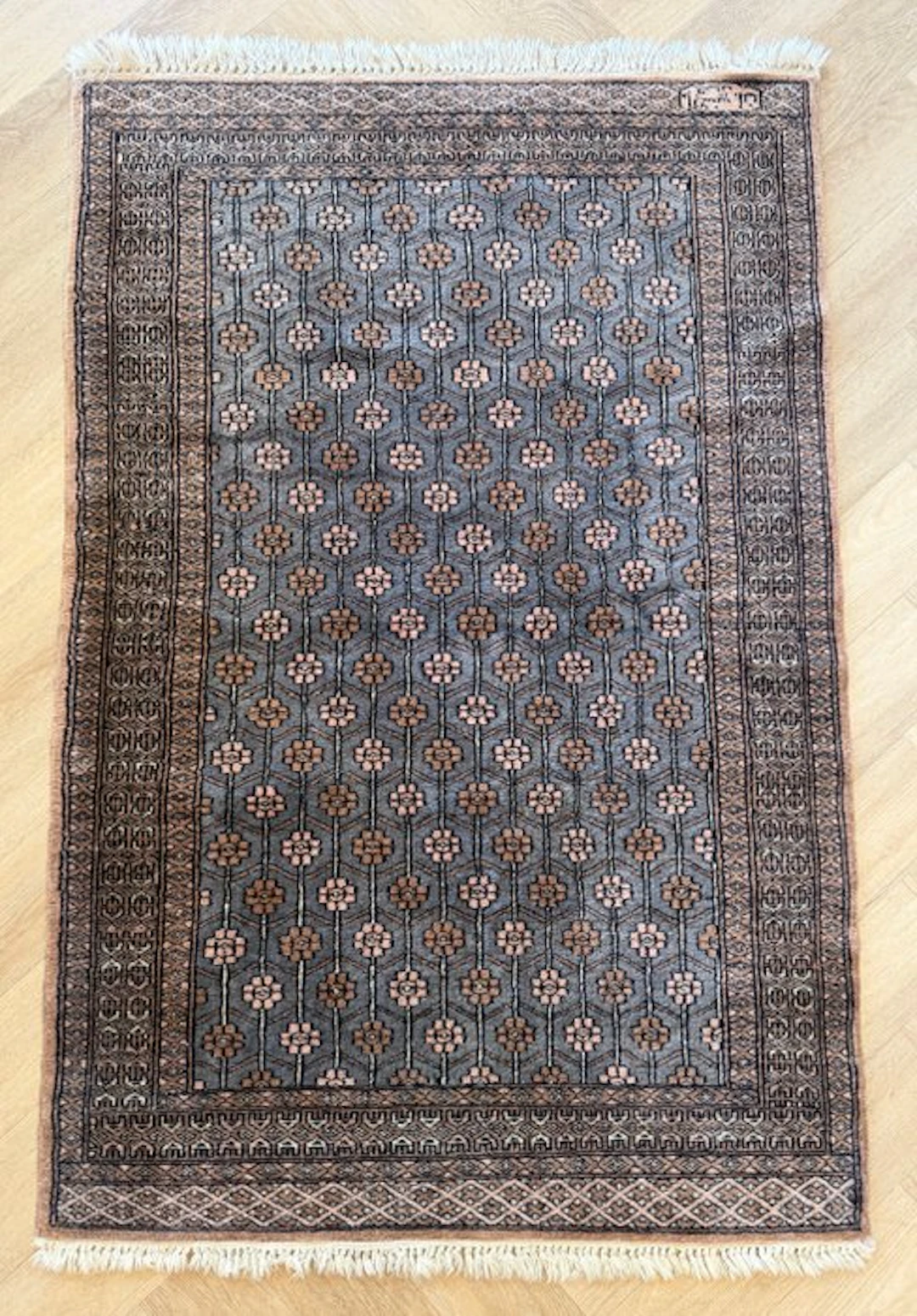 Pakistan carpet - no reserve price - cleaned...