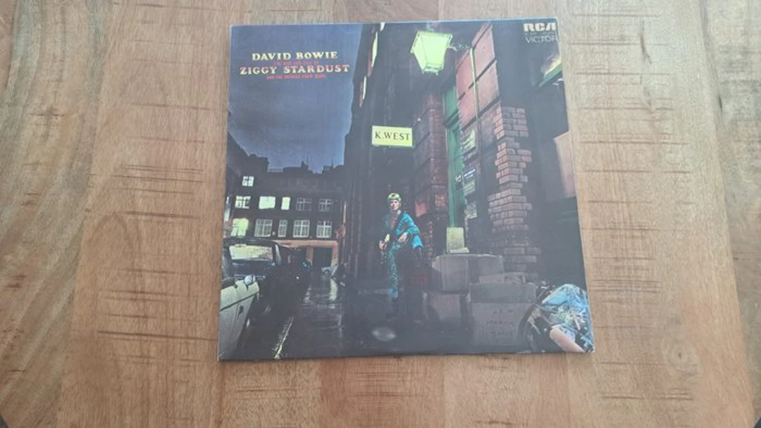 David Bowie - The Rise and Fall of Ziggy Stardust and the...