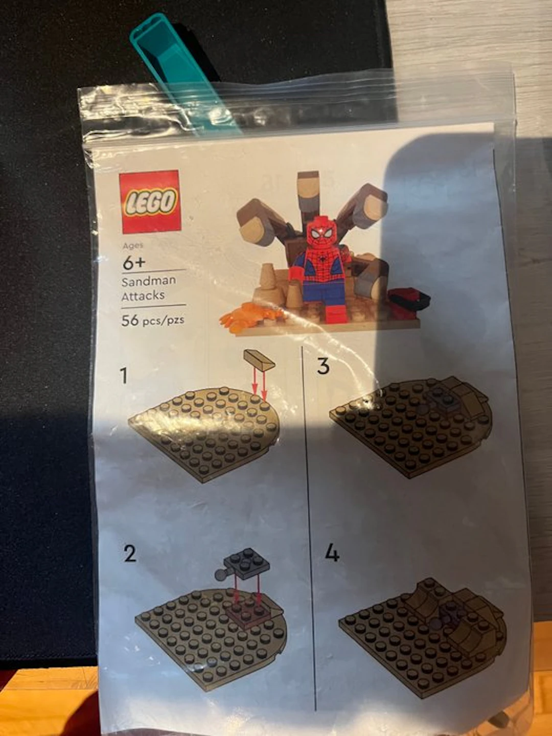 LEGO Set - Spider-Man - Sandman Attacks