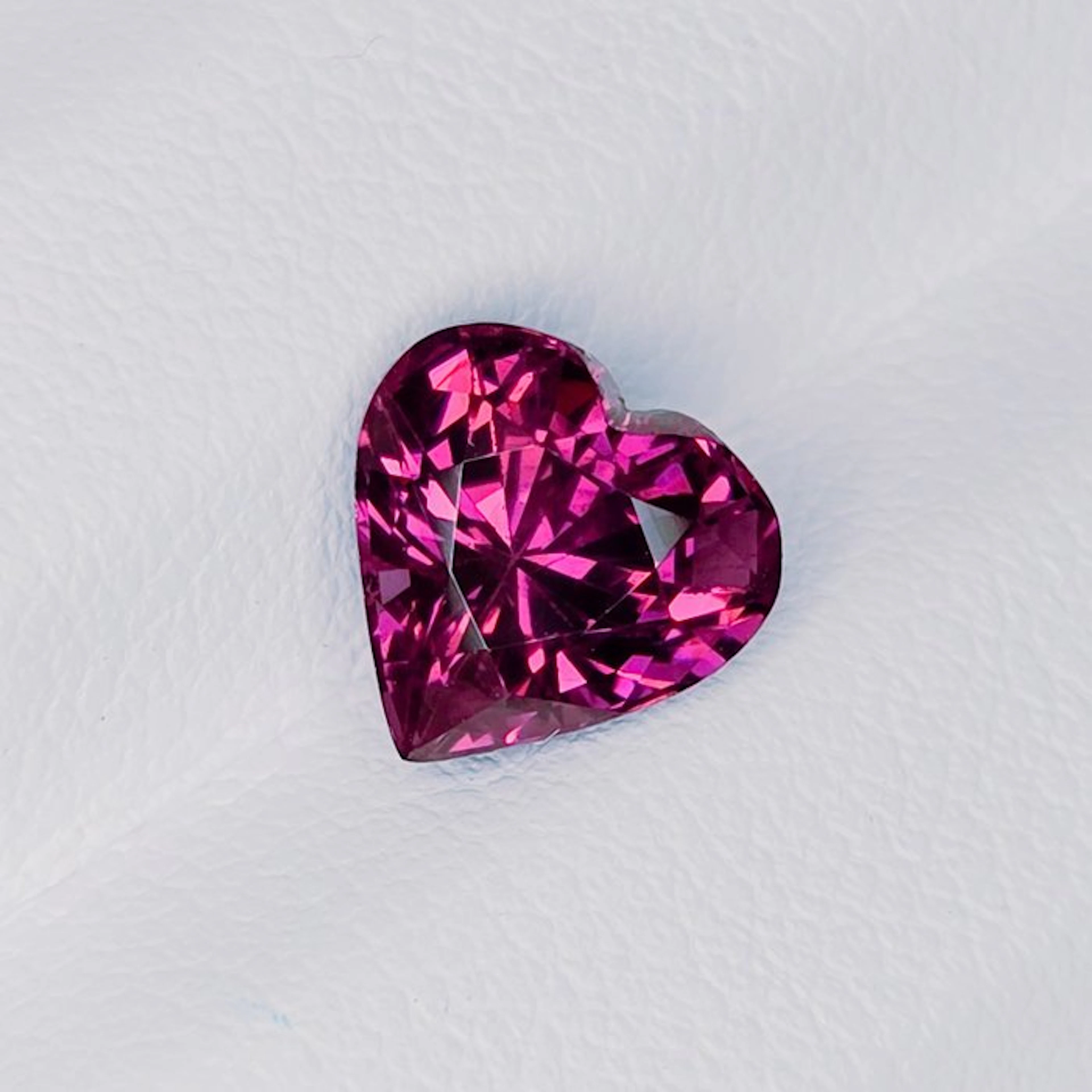 Pink Spinel - 2,56 ct - International Gemological Institute (IGI)