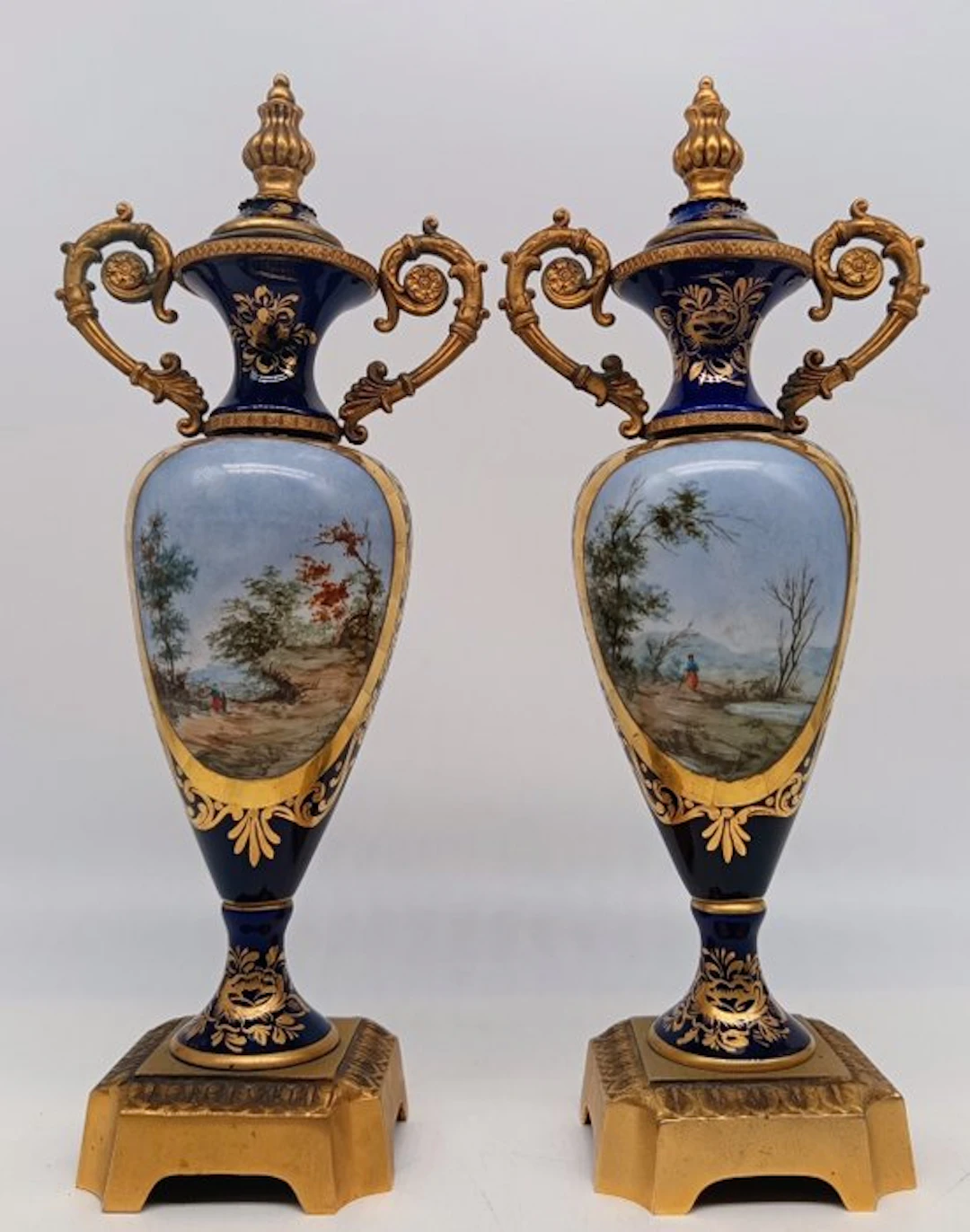 Vase (2) - Gilt bronze - Sèvres style