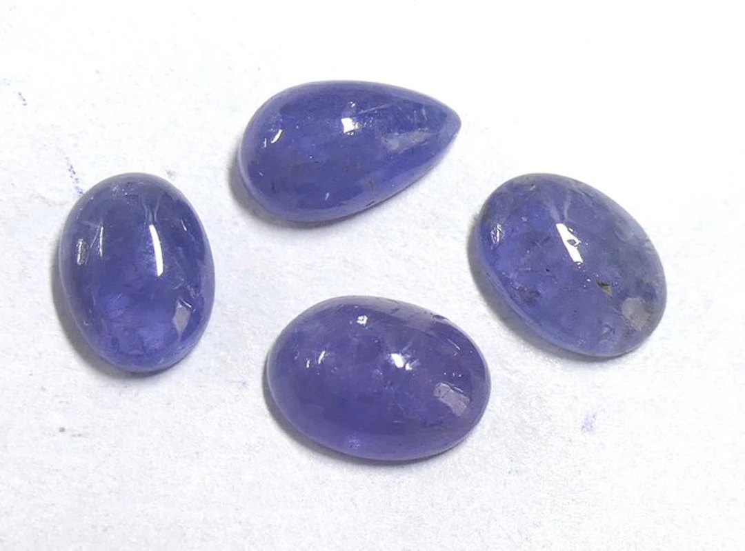 Tanzanites of 100% natural origin Cabochon- 1.7 g - (4)