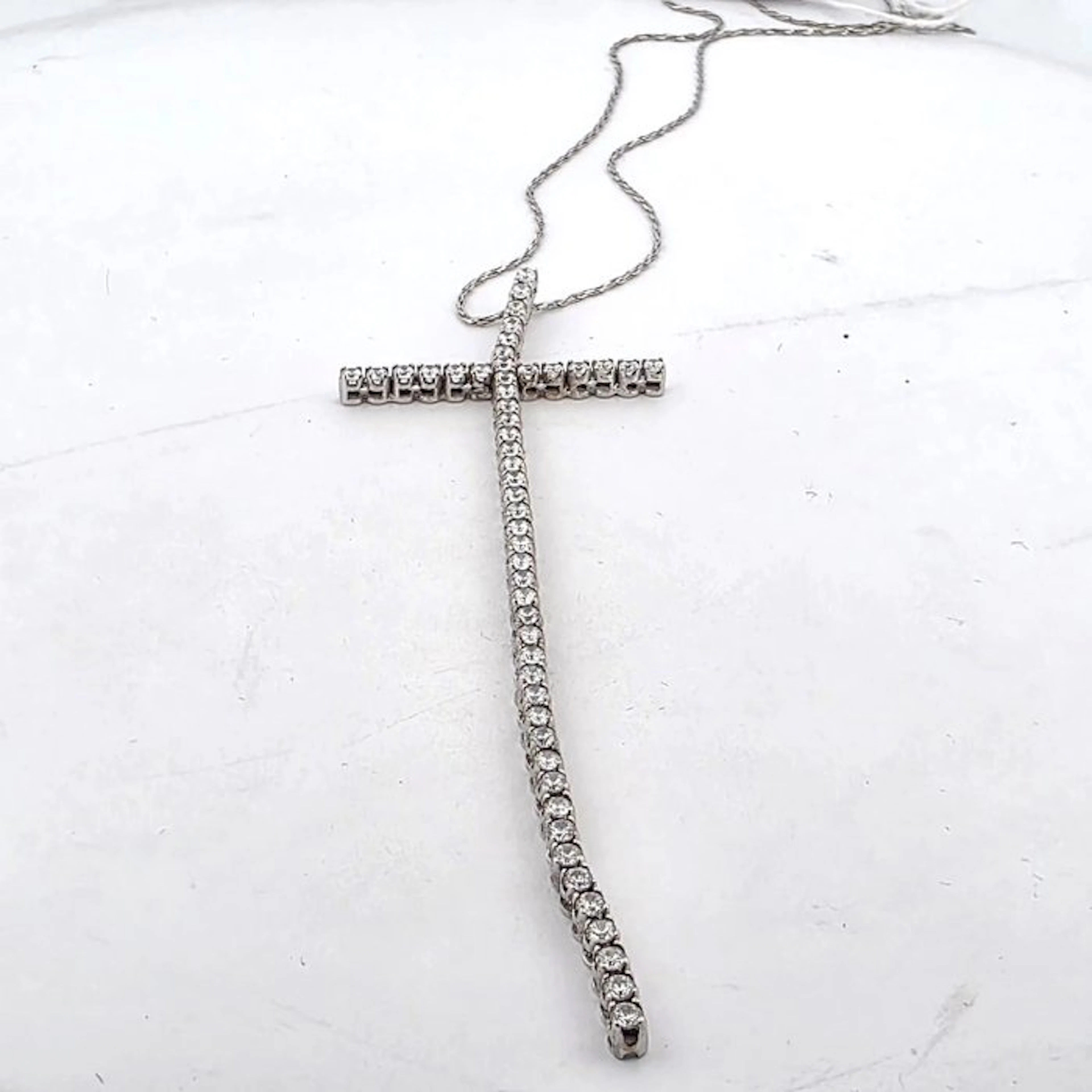 Necklace with pendant - 18 kt. White gold - 1.60ct. tw. Diamond (Natural)