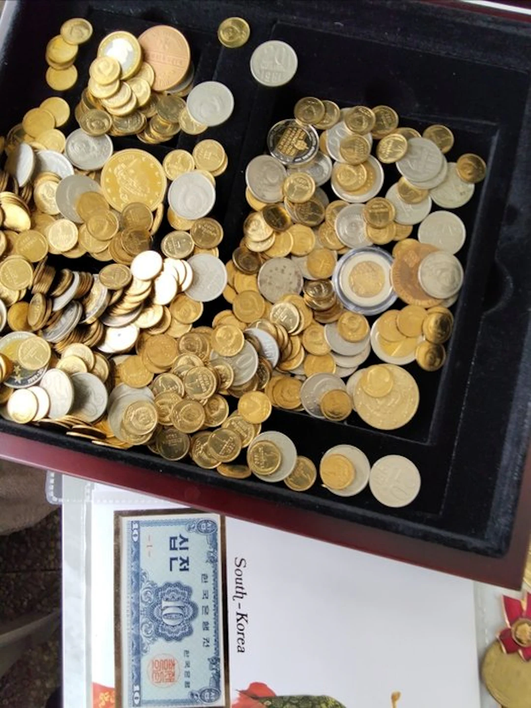 World. Collection of coins and more 1900-2000 (No reserve price)