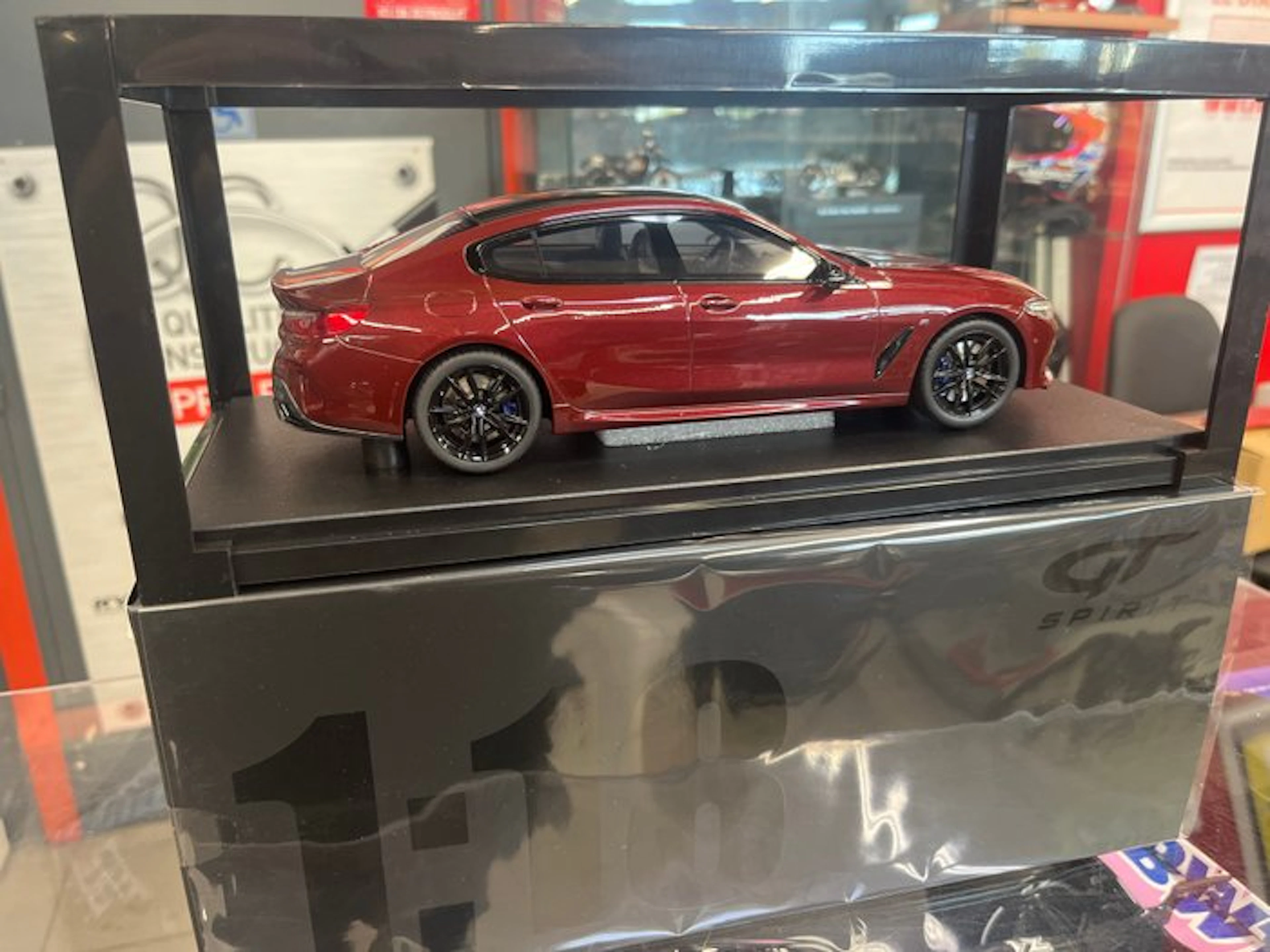 GT Spirit 1:18 - Model car - BMW M850i Gran Coupé