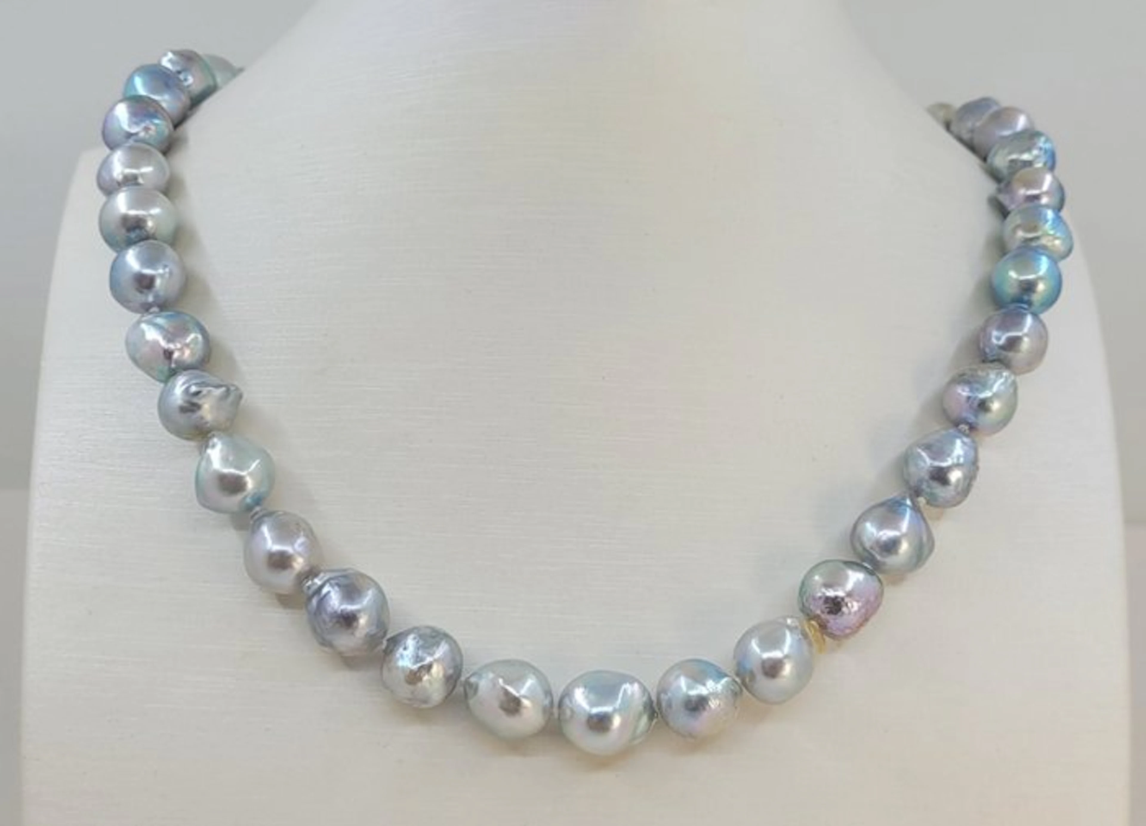 Necklace 10x11mm Silvery Akoya Pearls