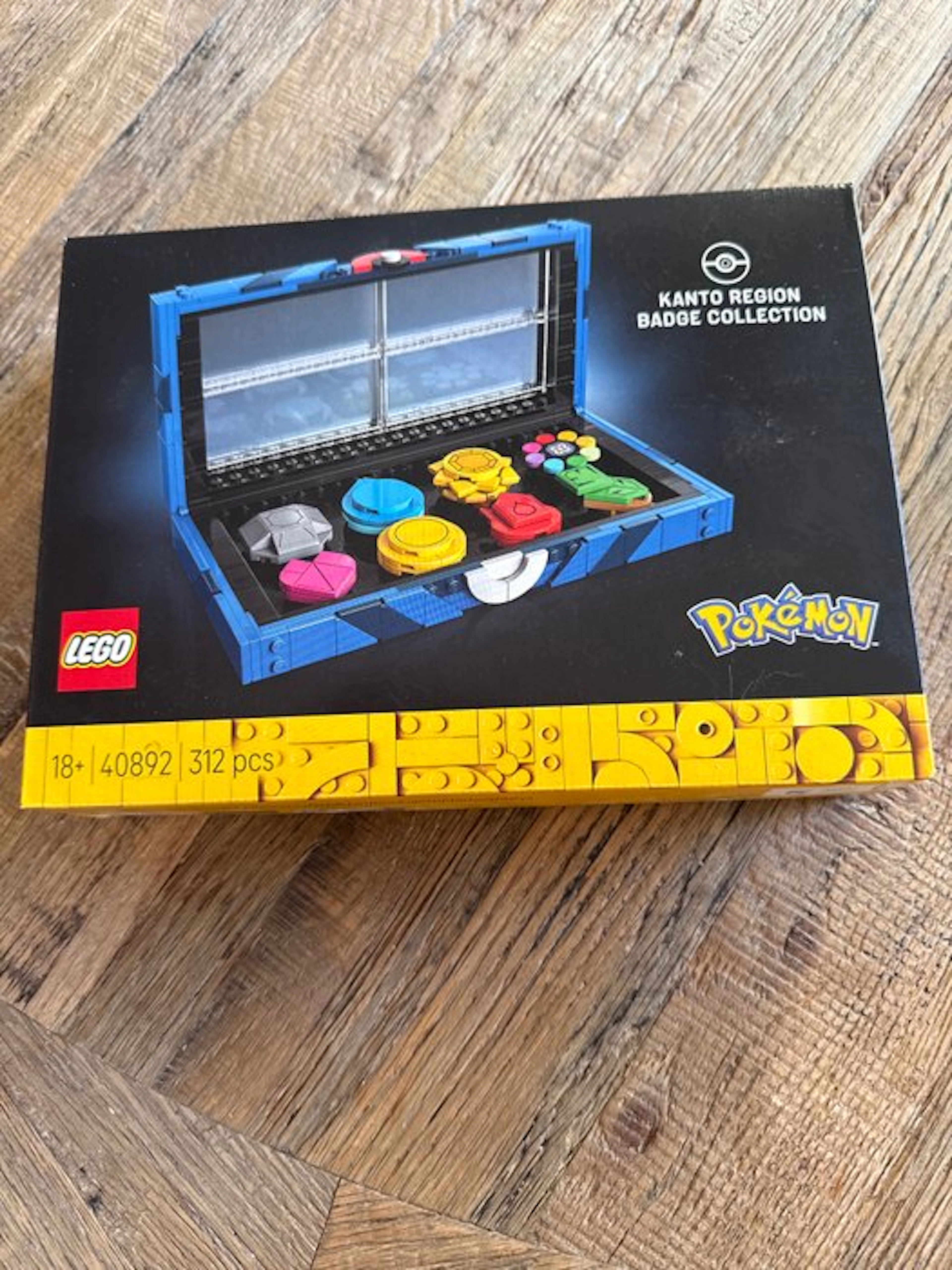 LEGO Set - 40892 - Pokémon - Kanto Region Badge Collection
