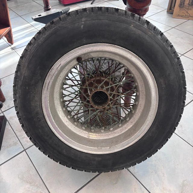 Spoked wheel rim - Borrani Milano - RW3801 15X6.50 L CON MOZZO TIPO 42 RCF