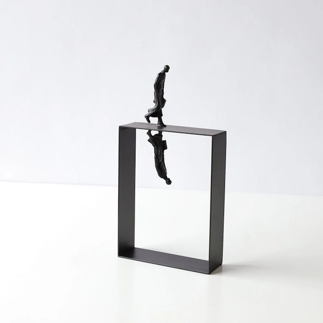 Nordic-style reflective figure ornament - Statue, Reflection - 29 cm - Resin