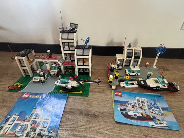 LEGO Set - City, Classic Town - 6540 Pier Police / 6398 Central Precinct HQ