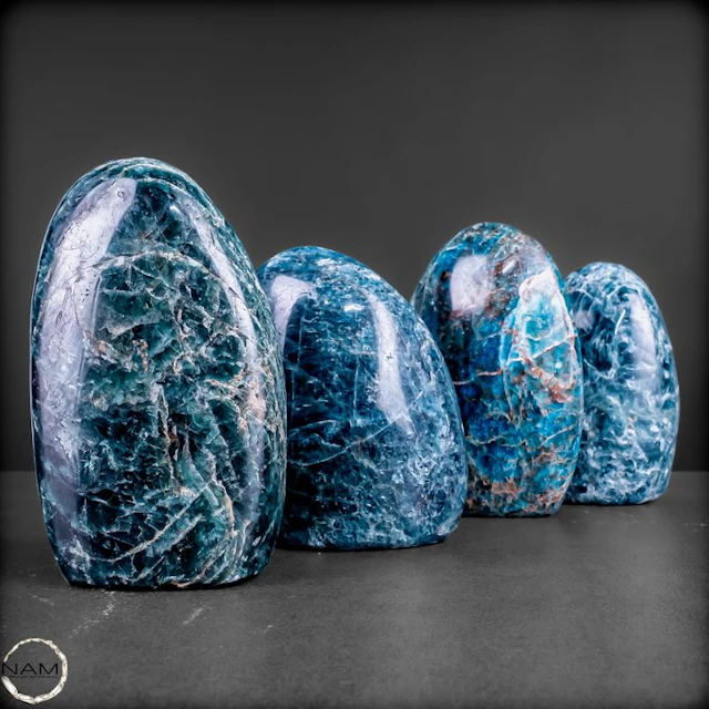Apatite Freeform Lot – Bright blue hues in natural diversity- 2507.25 g - (4)