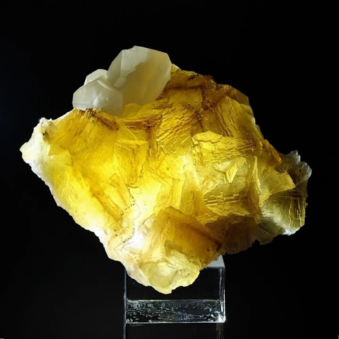 Yellow fluorite aesthetic with phantom inclusions of white calcite
