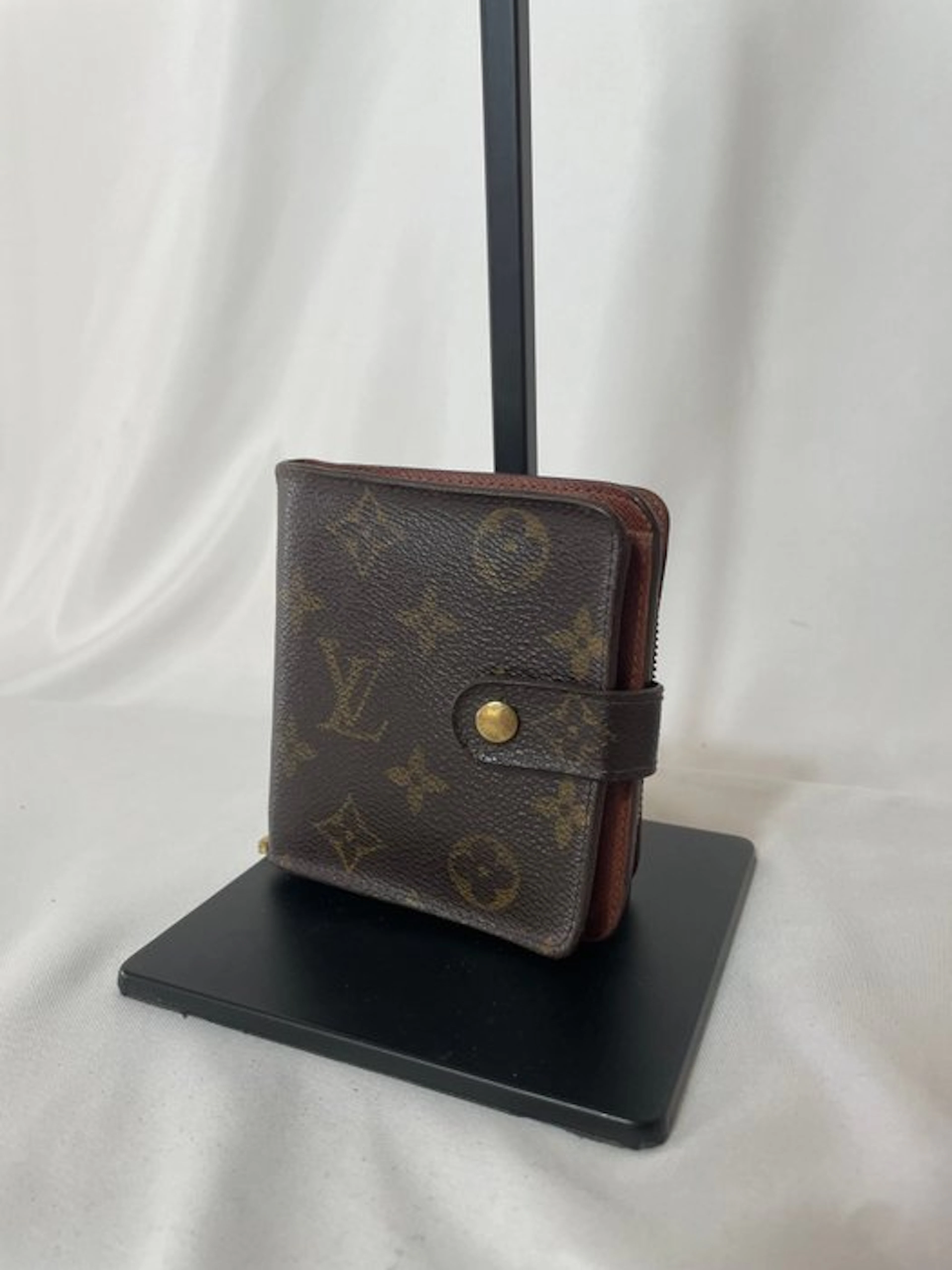 Louis Vuitton - Wallet