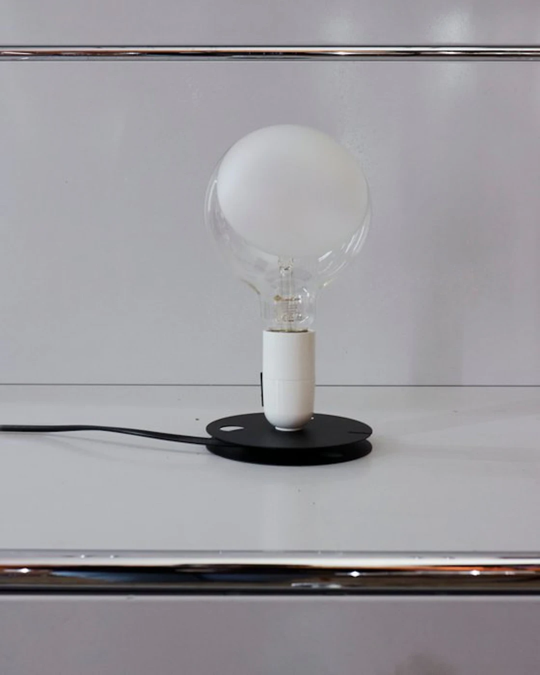 Flos - Achille Castiglioni - Table lamp - Lampadina - White - Glass