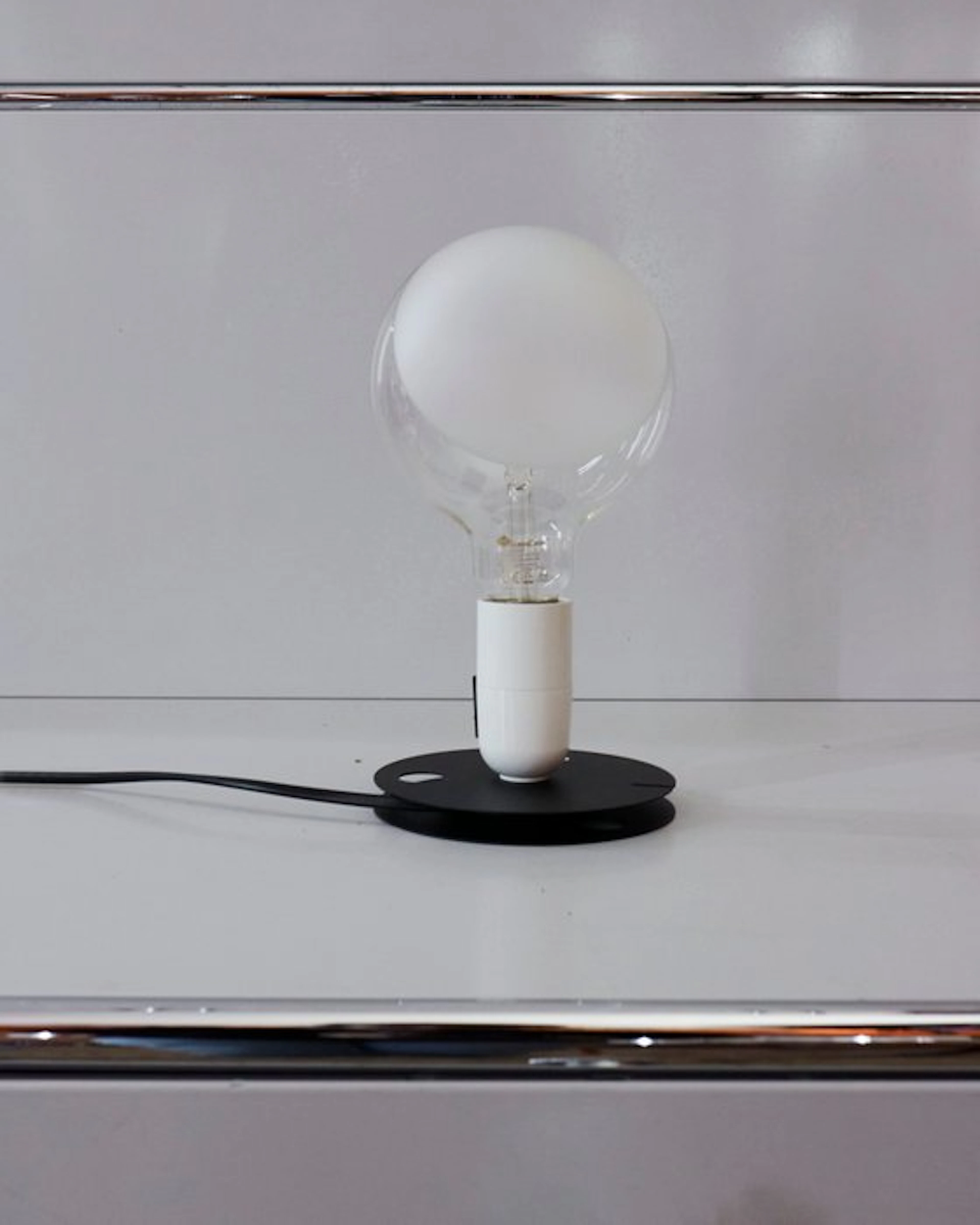 Flos - Achille Castiglioni - Table lamp - Lampadina - White - Glass