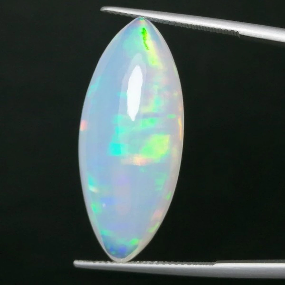 Opal - 22.23 ct - Instituto Gemólogico Español (IGE) - Intense color palette