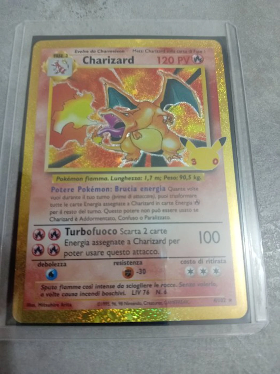 Pokémon - 1 Card - Charizard 4/102 Alternate art