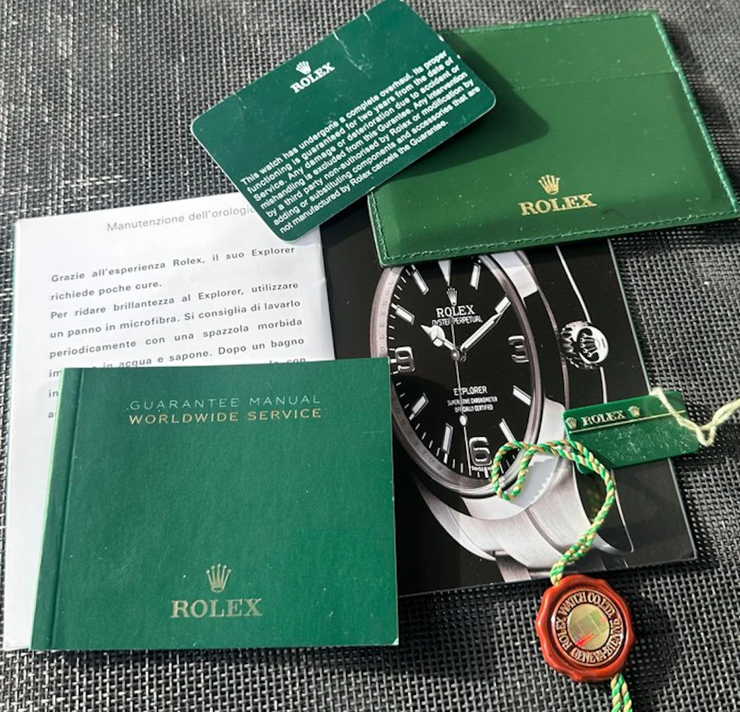 Rolex - ITALY - Year 2010 Explorer - 6 Items (21 photos )