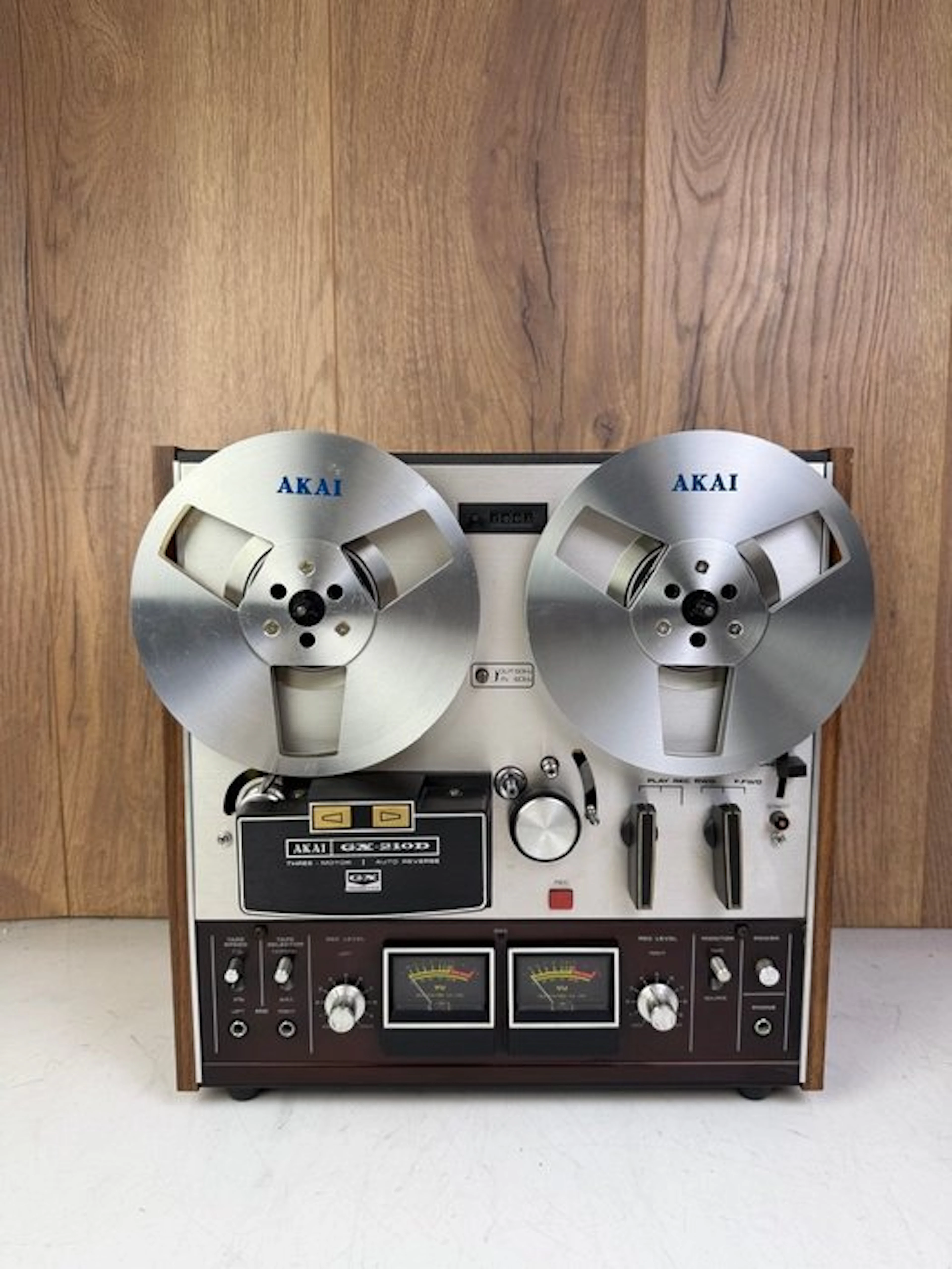 Akai - GX-210D - 4 track Reel to reel deck 18 cm