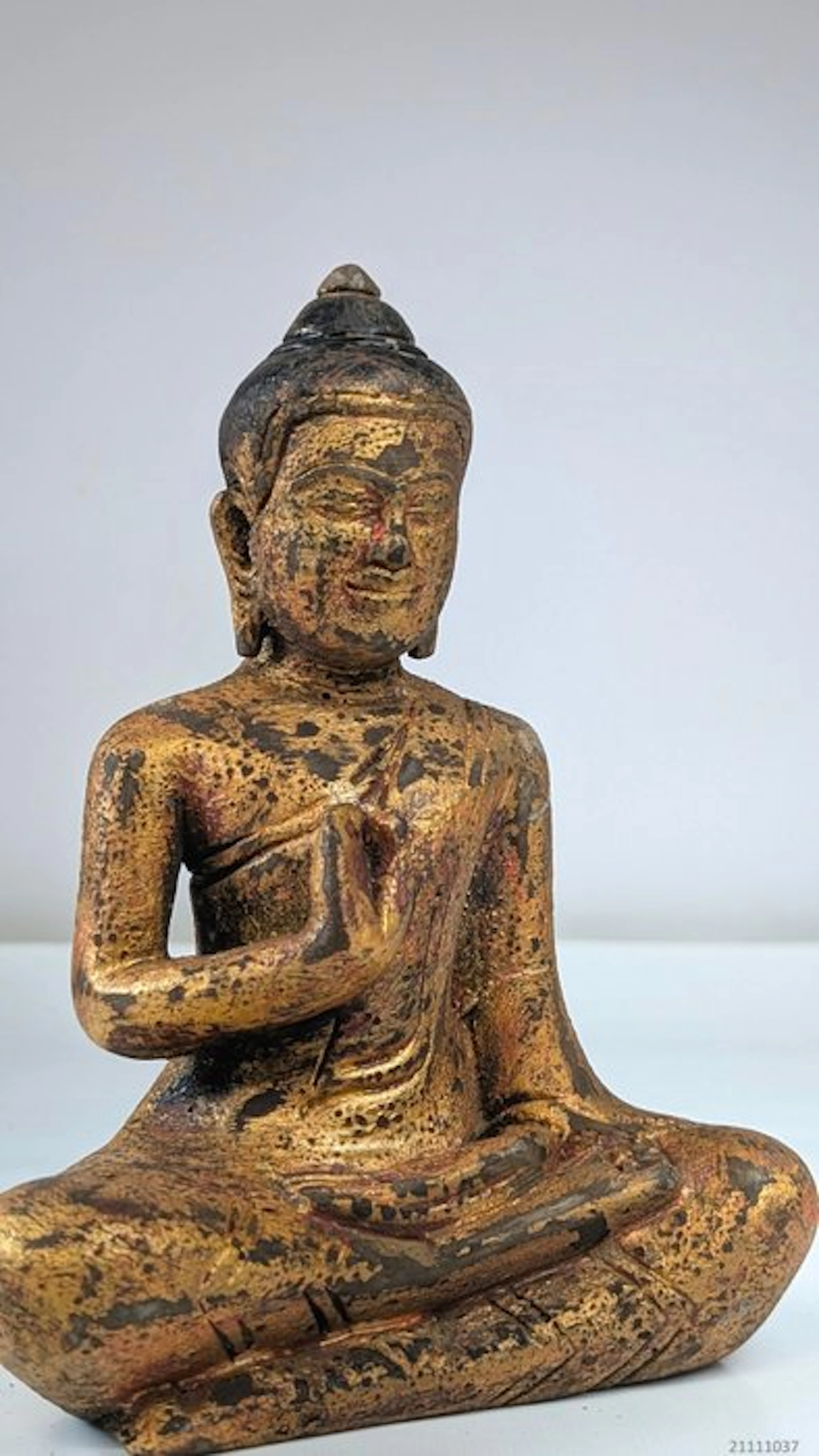 Lord Buddha zittend in de dhyana asana - Wood - Cambodia (No reserve price)