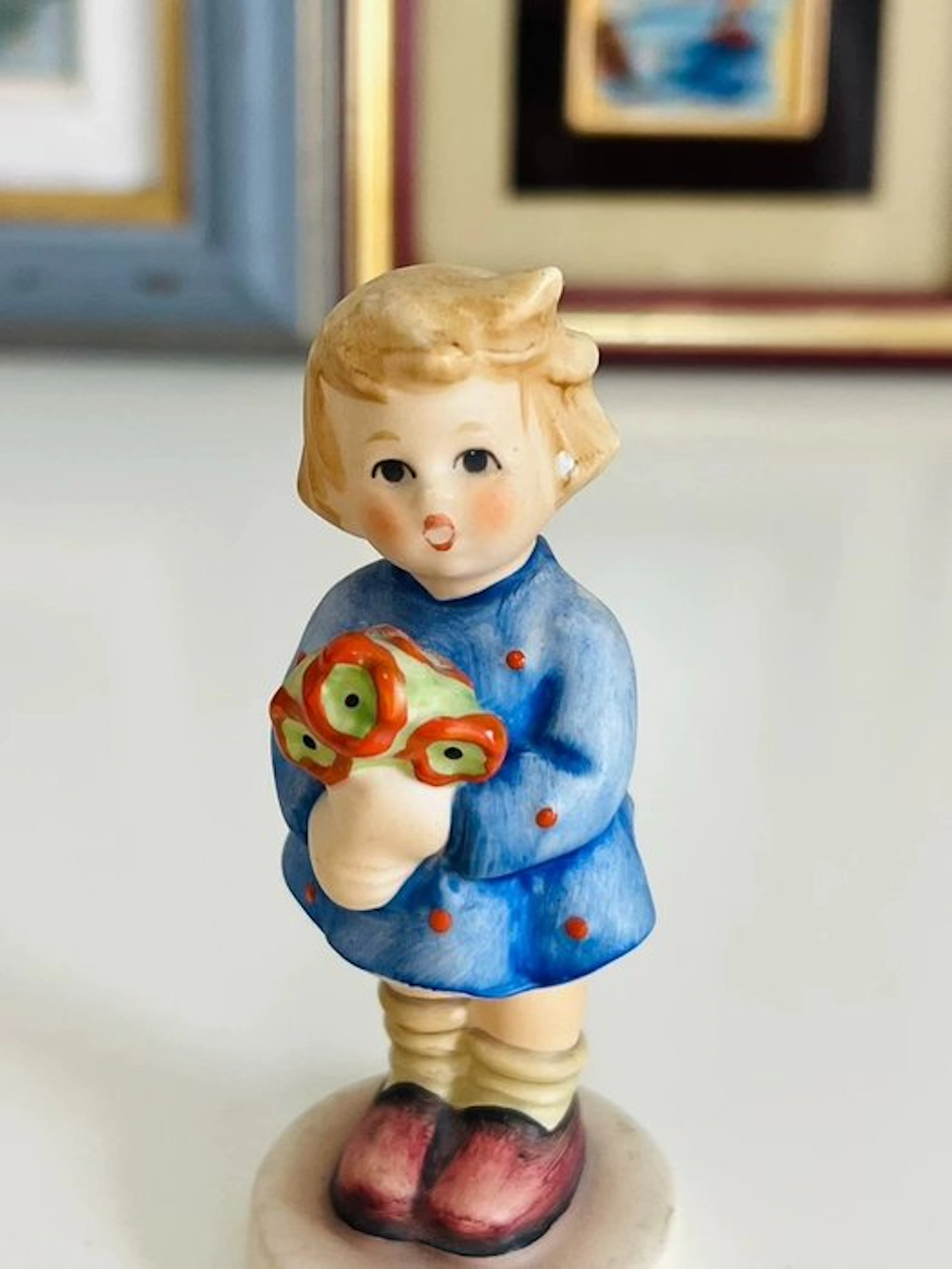 Goebel - Statue, Hummel figurines - 8.5 cm - Ceramic